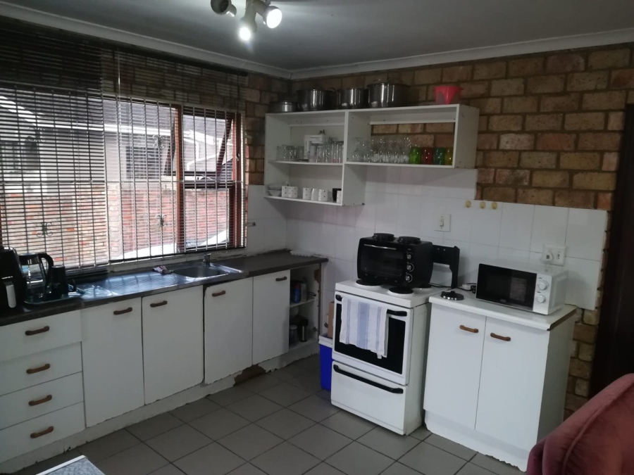 6 Bedroom Property for Sale in Bethelsdorp Eastern Cape